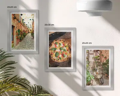 Zestaw 3 obrazów w ramie Urokliwe uliczki z roślinnością i włoska pizza