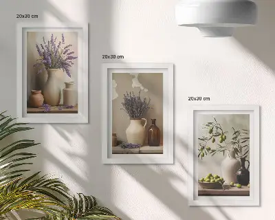Zestaw 3 obrazów w ramie kwiaty w wazonach z oliwkami oraz naturalne dekoracje