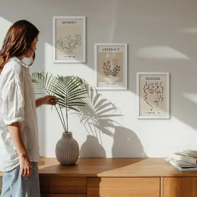 Zestaw obrazów ściennych z roślinnymi motywami i liniami w stylu nowoczesnym