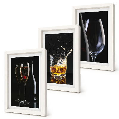 Zestaw 3 obrazów w ramie Kieliszki z winem i whisky na czarnym tle