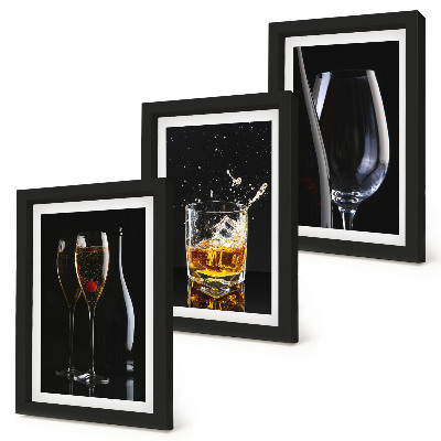 Zestaw 3 obrazów w ramie Kieliszki z winem i whisky na czarnym tle