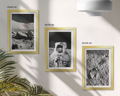 Tryptyk w ramie Zdjęcia z księżyca z astronautą i odciskiem stopy