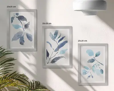 Zestaw obrazów ściennych niebieskie liście na jasnym tle w stylu akwarelowym