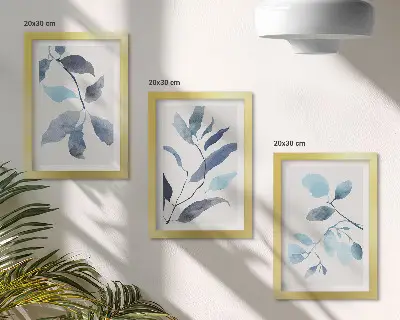 Zestaw obrazów ściennych niebieskie liście na jasnym tle w stylu akwarelowym