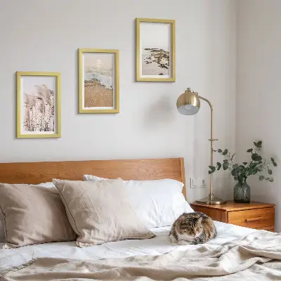 Dekoracja ścienna zestaw obrazów z plażowymi trawami, falami i kamieniami nadmorskimi w stylu boho