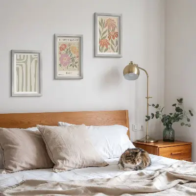 Zestaw 3 obrazów w ramie z motywami botanicznymi w stylu minimalistycznym