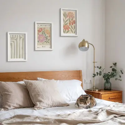 Zestaw 3 obrazów w ramie z motywami botanicznymi w stylu minimalistycznym