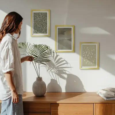 Zestaw 3 obrazów w ramie z motywem falistych i abstrakcyjnych wzorów z kwiatami boho