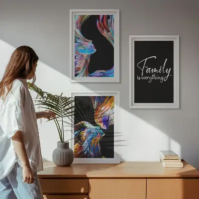 Zestaw 3 obrazów do salonu kolorowe portrety ludzi z motywem rodziny
