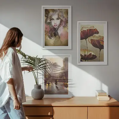 Zestaw 3 obrazów do salonu abstrakcyjny portret kobiety z motywem kwiatów i deszczu