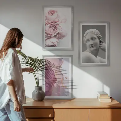 Zestaw obrazów do salonu piwonie i abstrakcyjna rzeźba kobiety
