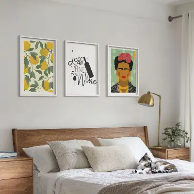 Kompozycja obrazów na ścianę cytryny, wino i portret Fridy