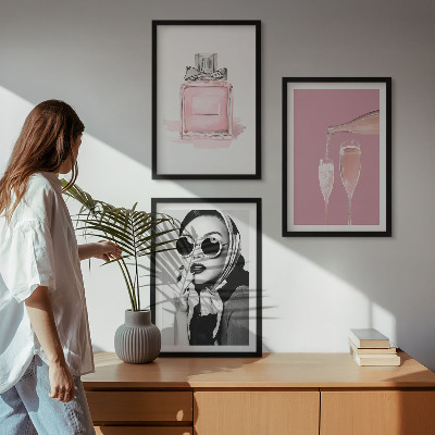 Zestaw 3 obrazów do salonu Stylowe różowe akcesoria
