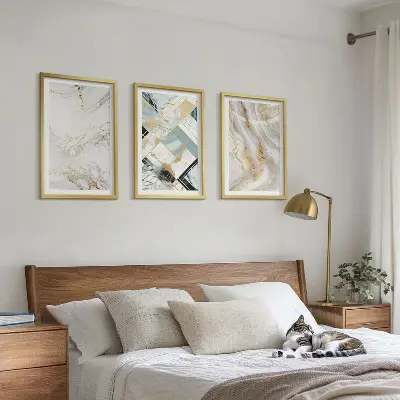 Zestaw 3 obrazów do salonu z eleganckimi wzorami marmurowymi