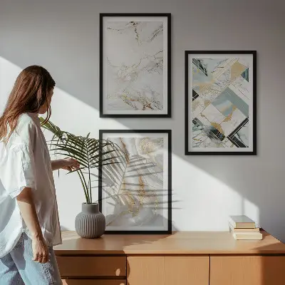Zestaw 3 obrazów do salonu z eleganckimi wzorami marmurowymi