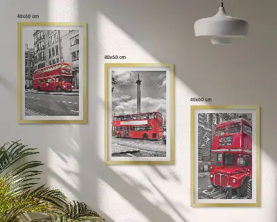 Zestaw obrazów do salonu z motywem czerwonych autobusów w Londynie