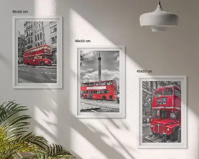 Zestaw obrazów do salonu z motywem czerwonych autobusów w Londynie