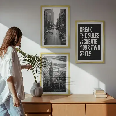 Zestaw obrazów do salonu inspiracja miejskimi ulicami w czerni i bieli