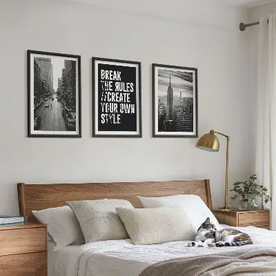 Zestaw obrazów do salonu inspiracja miejskimi ulicami w czerni i bieli