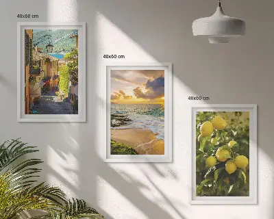 Zestaw 3 obrazów do salonu przedstawiający uliczki, morze, plażę i cytrusy