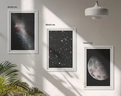 Kompozycja obrazów na ścianę z motywem kosmosu, galaktyk, gwiazd i księżyca