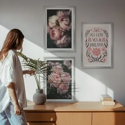Kompozycja obrazów na ścianę vintage róże z napisem marzenia