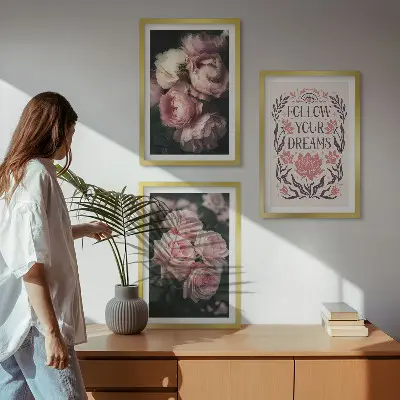 Kompozycja obrazów na ścianę vintage róże z napisem marzenia