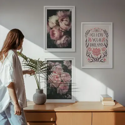 Kompozycja obrazów na ścianę vintage róże z napisem marzenia