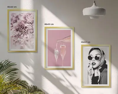 Zestaw obrazów do salonu motyw kwiatów róż i eleganckiej damy