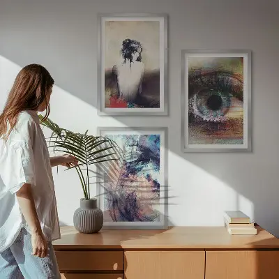 Zestaw 3 obrazów do salonu portret kobiety przedstawiający abstrakcyjne emocje