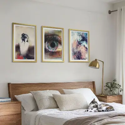 Zestaw 3 obrazów do salonu portret kobiety przedstawiający abstrakcyjne emocje