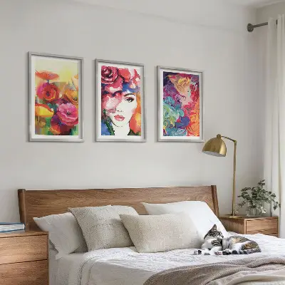 Zestaw 3 obrazów do salonu kwiaty i portret kobiety w intensywnych barwach