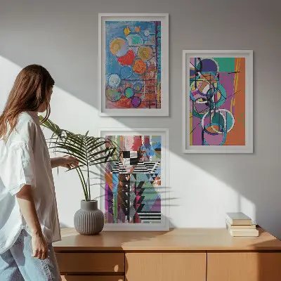 Zestaw obrazów do salonu kolorowe abstrakcje z geometrycznymi okręgami