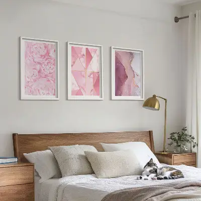 Zestaw 3 różowych obrazów geometryczne piwonie do salonu zestaw 3 sztuk