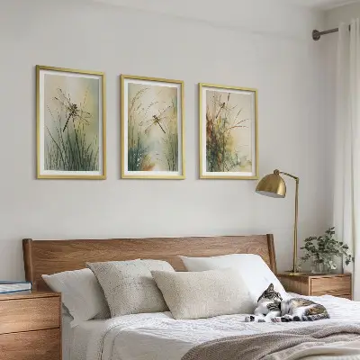 Trawy i ważki nad wodą zestaw 3 obrazów do salonu