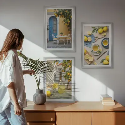 Kompozycja obrazów na ścianę cytryny, lemoniada i niebieskie drzwi