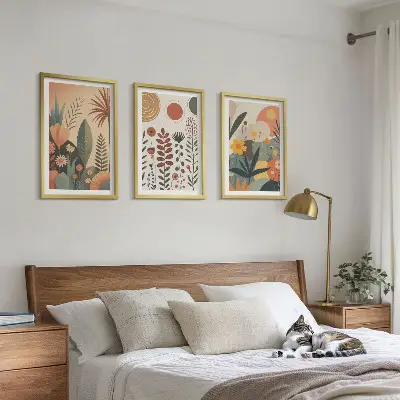 Kompozycja obrazów na ścianę z motywem roślin w stylu boho