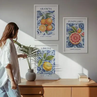 Kompozycja obrazów na ścianę z ilustracjami ze starymi owocowymi cytrusami