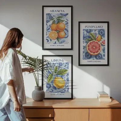 Kompozycja obrazów na ścianę z ilustracjami ze starymi owocowymi cytrusami