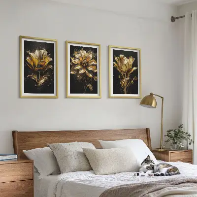 Zestaw obrazów do salonu kwiaty na ciemnym tle
