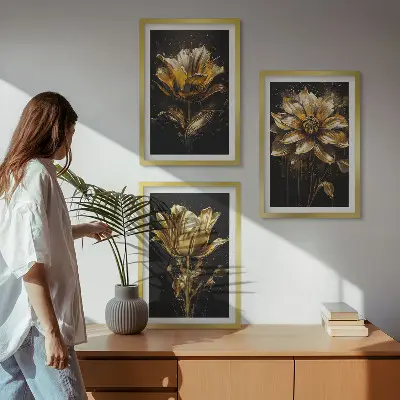 Zestaw obrazów do salonu kwiaty na ciemnym tle