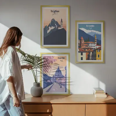 Kompozycja obrazów na ścianę z ilustracjami gór i architektury w stylu retro
