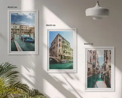 Zestaw 3 obrazów do salonu z motywem architektury kanałów w Wenecji