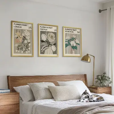 Zestaw obrazów do salonu Kwiatowe targi z motywem Londyn Chicago i Hongkong