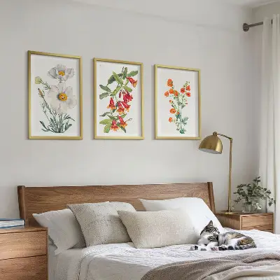 Kompozycja obrazów na ścianę kwiatowe motywy w stylu retro