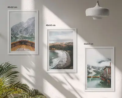 Zestaw 3 obrazów do salonu pejzaż z górami, jeziorem, łodzią i plażą
