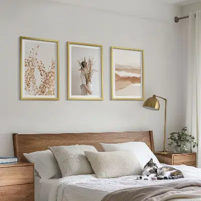 Kompozycja obrazów na ścianę z roślinnymi motywami w stylu rustykalnym boho