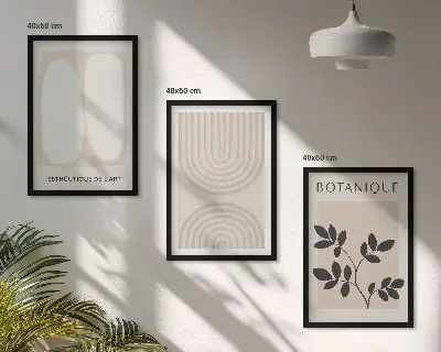 Zestaw obrazów do salonu z delikatnymi motywami roślinnymi w stylu boho