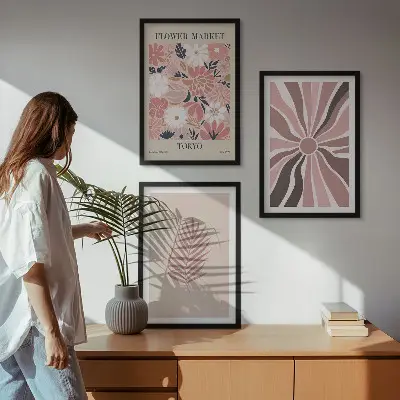 Zestaw 3 obrazów do salonu z motywem kwiatowych wzorów liści i geometrii