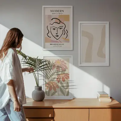 Nowoczesne abstrakcje z kobietą zestaw 3 obrazów do salonu